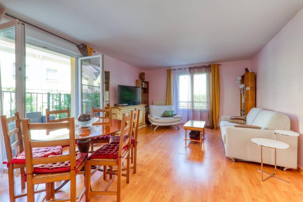 Amilly Park 6 Personnes 2 Chambres Pk Prive En Sous Sol Serris Exterior foto